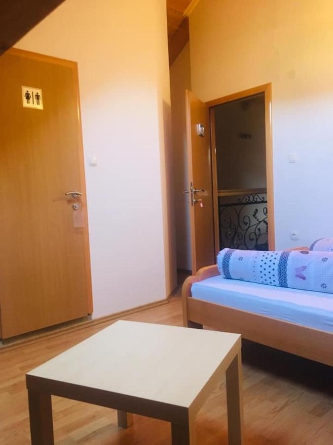 Omladinski Hotel Rostovo Bugojno Buitenkant foto